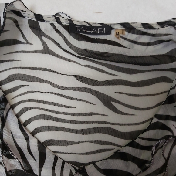 Tahari‎ Zebra Print Long sleeves Blouse - Picture 4 of 10